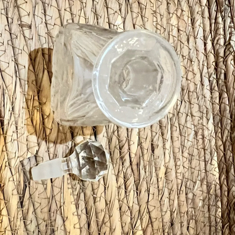 ANTIQUE AMERICAN GLASS CRYSTAL COLOGNE PERFUME BOTTLE.